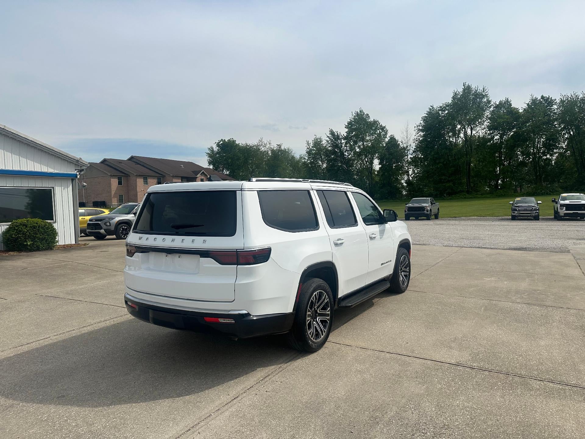 2024 Jeep Wagoneer Base
