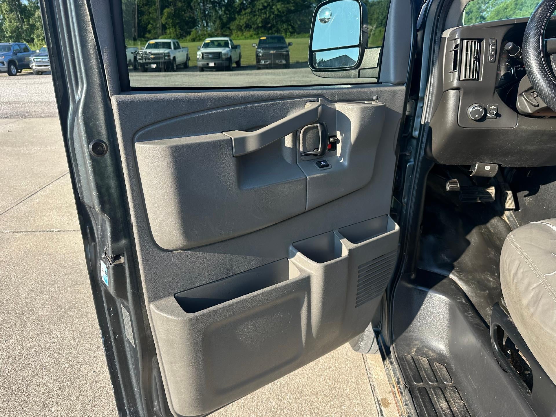 2017 Chevrolet Express Cargo 2500 Base