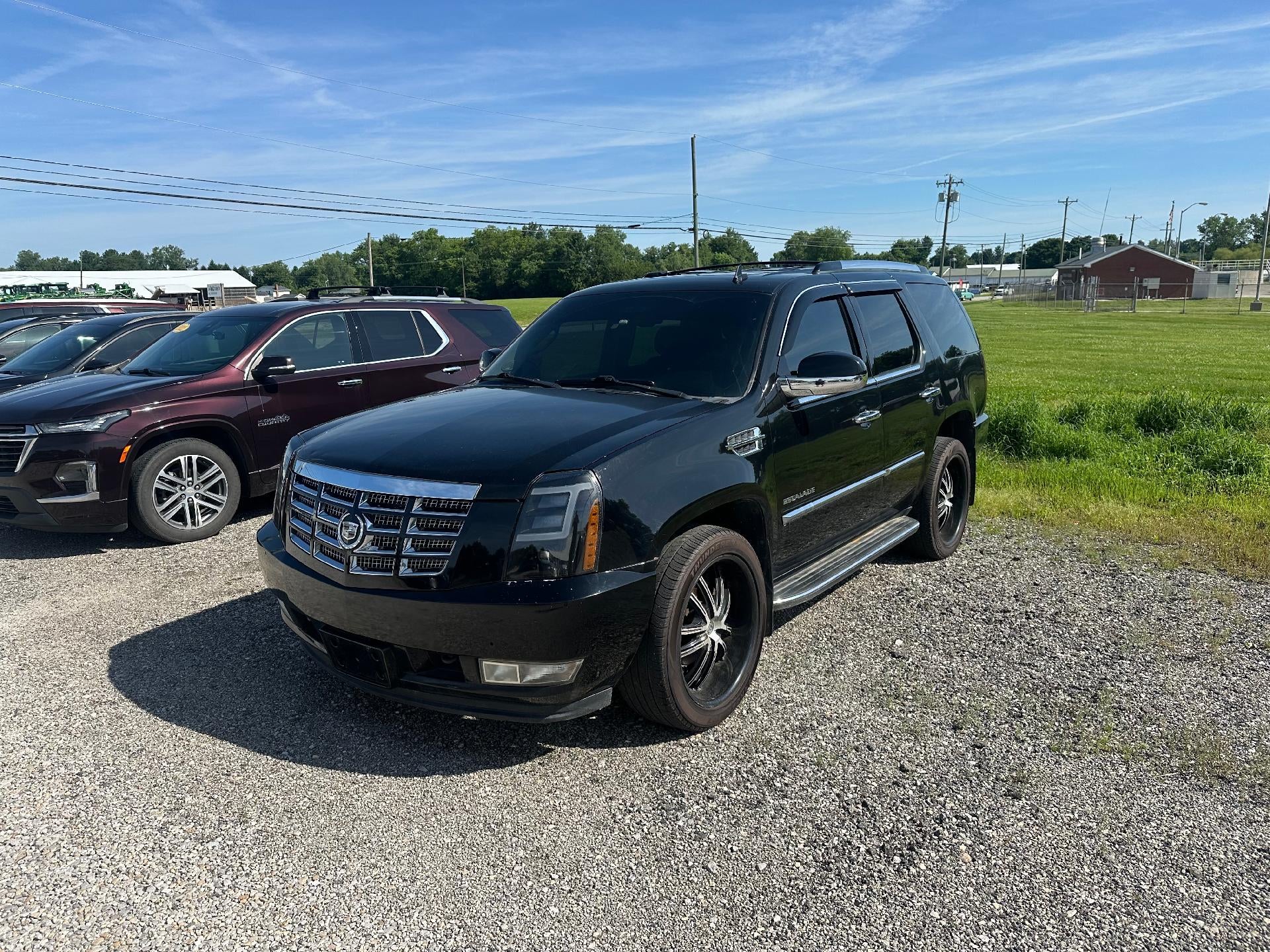 2011 Cadillac Escalade AWD Luxury's photo