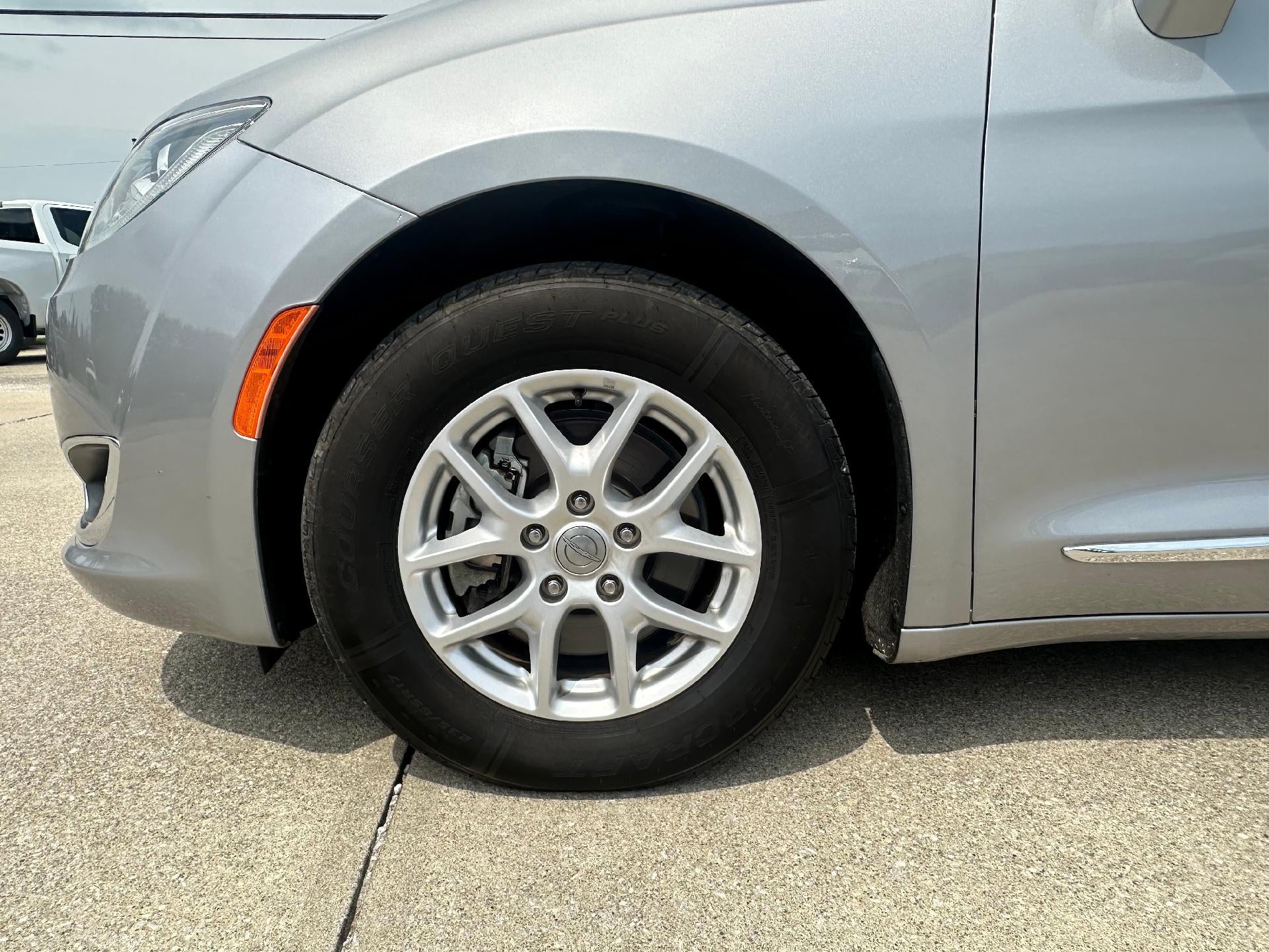 2020 Chrysler Pacifica Touring L