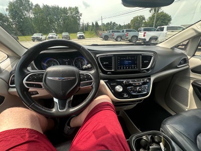 2020 Chrysler Pacifica Touring L