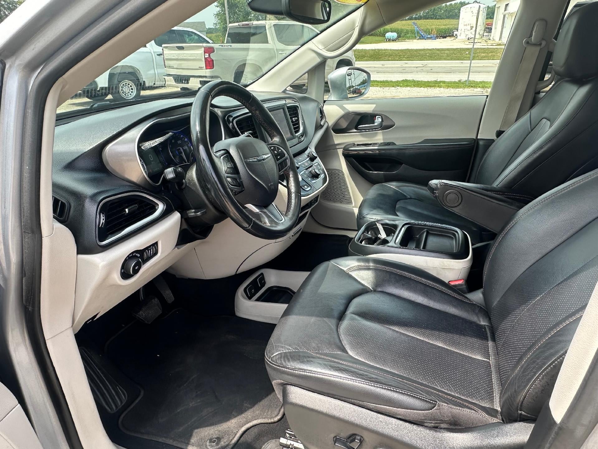 2020 Chrysler Pacifica Touring L