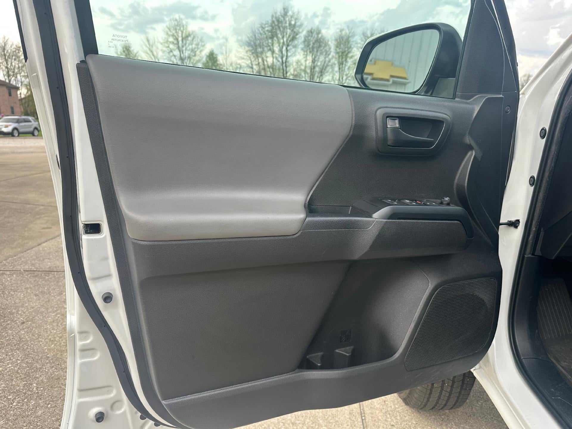 2022 Toyota Tacoma 2WD SR